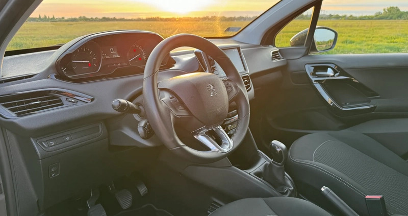 Peugeot 208 cena 39900 przebieg: 51160, rok produkcji 2019 z Szczecin małe 137